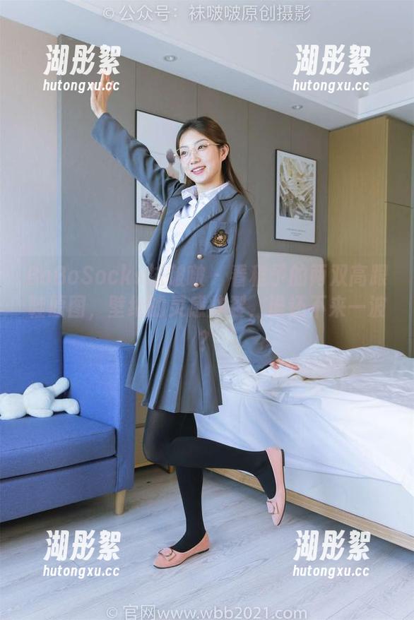 BoBoSocks袜啵啵 - 看稚予的两双高跟鞋原图，壁纸的灵感炸裂，谁还不来一波？