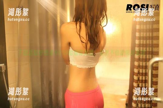 ROSI 下班后就好想看ROSI的翘臀美图,虽然不怕被邻居看到