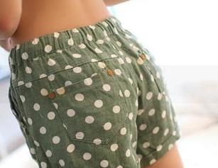 在ROSI看在线内衣写真,舒服却又不太敢说的那种