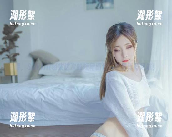 喂，Sakiiii翎柒这次的短裙图包，穿着真有风味！