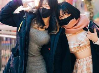 每一张图片都是福利,Son Ye Eun这身制服真让人没眼看。