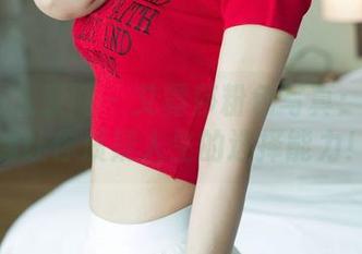 UGirls尤果网 - 艾霓莎粉色写真：资源多到让你质疑人生的选择能力！