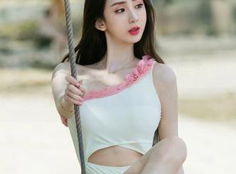 UGirls尤果网 - 每次看到谭晓彤的新海边美图,我就觉得自己的人生太平凡了…
