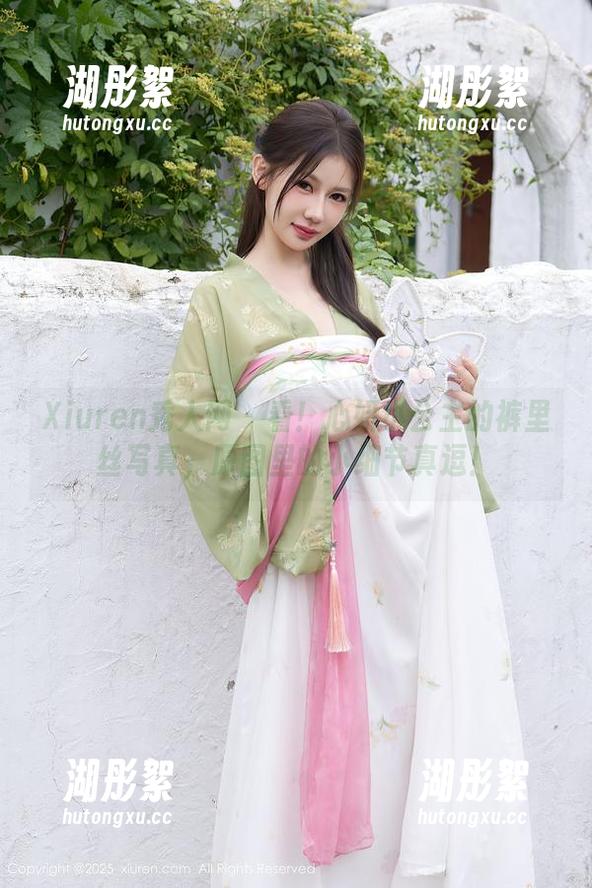 Xiuren秀人网-心妍小公主 Xiuren秀人网 - 看!心妍小公主的裤里丝写真,原图里的小细节真逗!