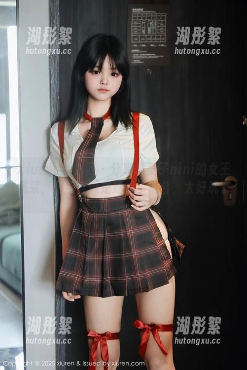 Xiuren秀人网 - 分享糯美子nini的女王风采，图库就像是她的小舞台，太好玩了。