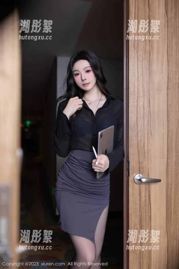 Xiuren秀人网-陈念灵Vickyao Xiuren秀人网 - 陈念灵Vickyao的白衬衫美图霸屏,这不又是我购买欲暴涨的一天!实在太值得了!