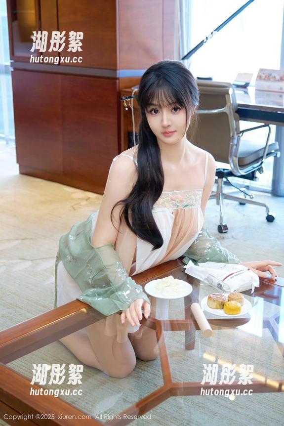 Xiuren秀人网-雨夕cy Xiuren秀人网 - 看雨夕cy的图库:她的瑜伽真上天,我还在努力解锁基本姿势…