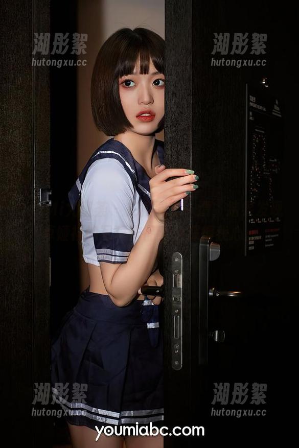 YouMi尤蜜荟 - 在校园走一遭，结果发现卓娅祺的写真作品，更深得我心。