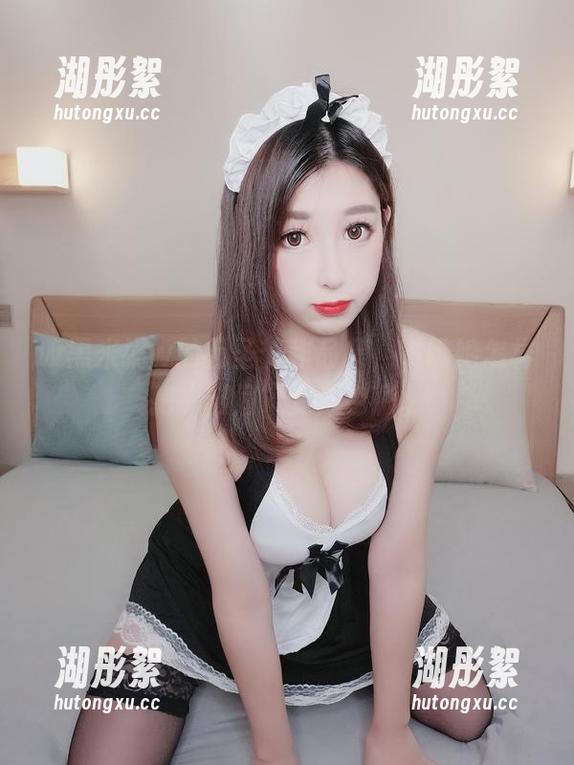 w黑米粥w的万圣节作品集，瞧瞧她怎样把“阴间”变成色彩。