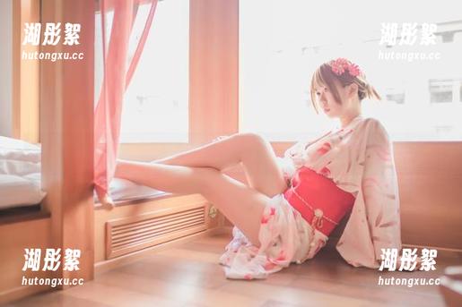 在索尼子本毛衣内，yoko夏宅私拍中聊聊日常的琐事