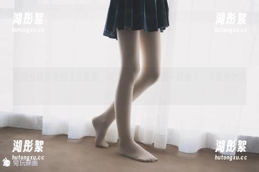 兔玩映画 看完兔玩映画的玉藻原图,我觉得自己该去画一幅画了,灵感突然冒出来了。