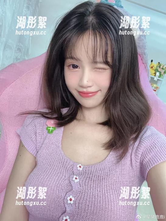 千反田鹿子 千反田鹿子精选泳装,跟这身材比起来,灯光似乎都略逊色。