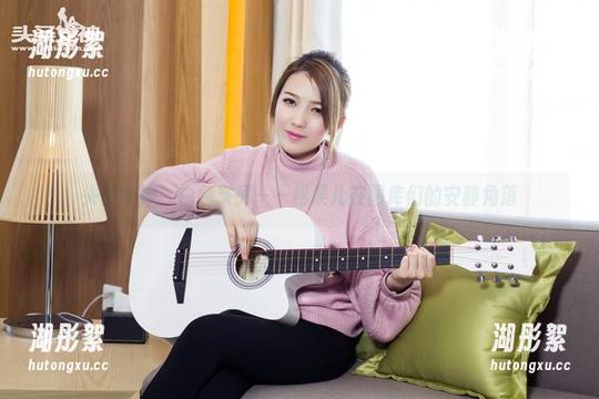 头条女神 - 白色系列——松果儿在图库们的安静角落