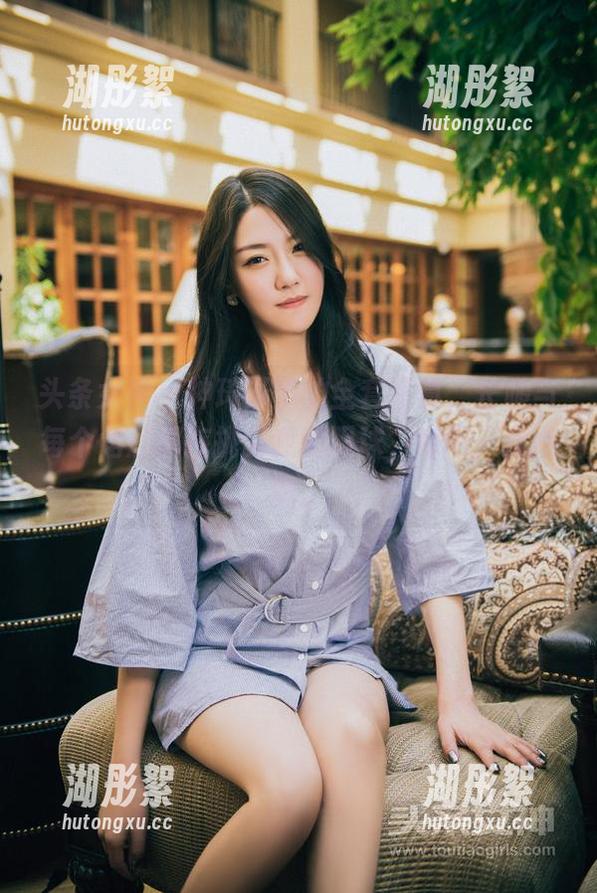 头条女神 - 神琦泽步的全套写真，长腿与每个角度都在挑衅我的眼球，好吧，我投降。