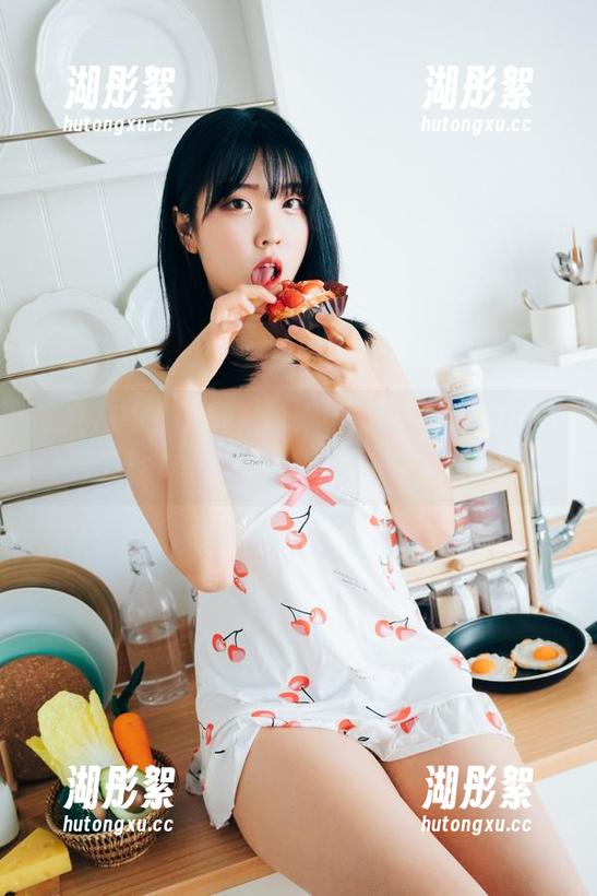 谁还在等？下载宋哈娜(송하나)的免费Bimilstory，微型比基尼等你！