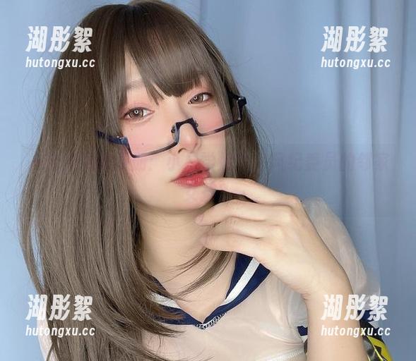 一份免费的图册：小泉学姐吖，风纪委员的邻家女孩？