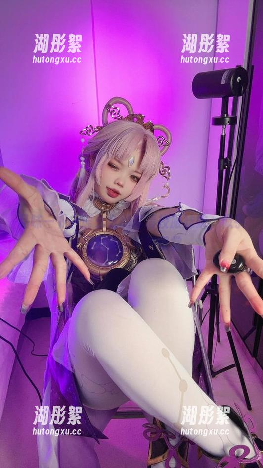 小瑶幺幺 品味一下小瑶幺幺的高清校服妹妹,似乎又回到当年的课堂
