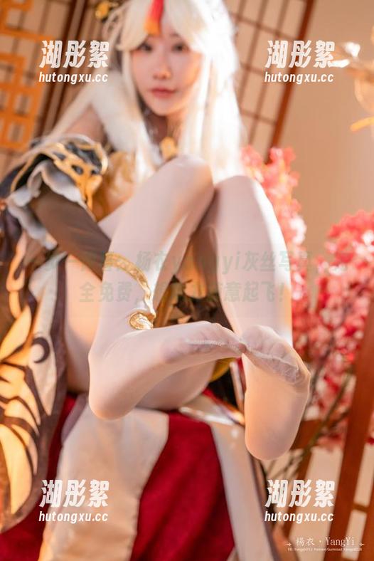 杨衣yangyi 一步一惊喜:杨衣yangyi灰丝写真,完全免费,想象力随意起飞!