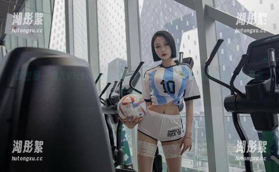 微密圈 - 果儿Victoria的私拍合集：暮色春光下我这张脸，真是走路都有风！