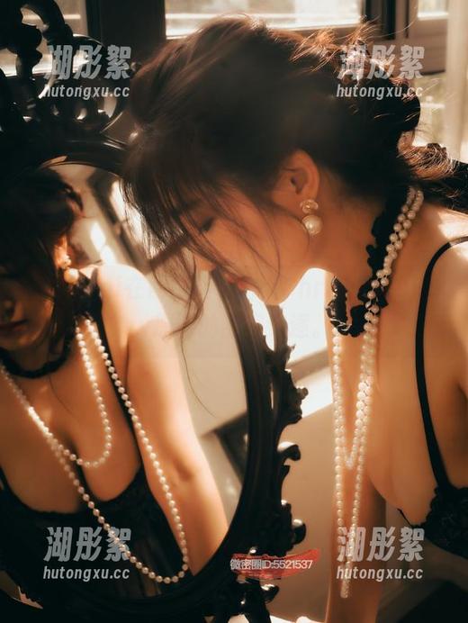 樱晚gigi 樱晚gigi在网络上舞动:ChristmasDay原图的甜蜜追逐。