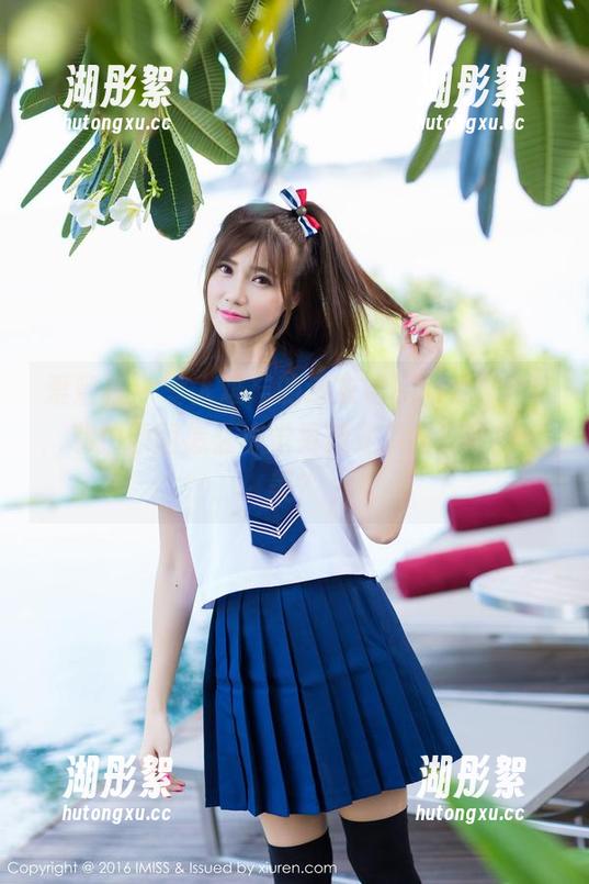 爱蜜社-闵妮Mily 爱蜜社 - 令人难忘的连衣裙配闵妮Mily,私拍原图怎么感觉更像是梦里回不去的美?