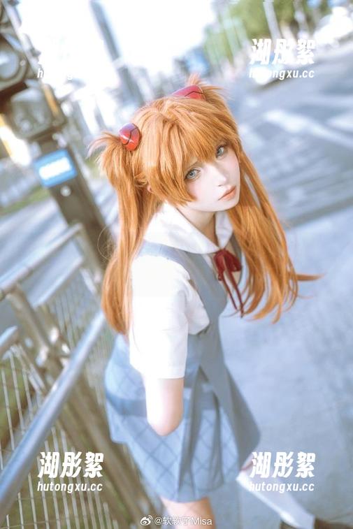 特软儿Sona清纯COS：看得我脑海里冒出漫画剧情！