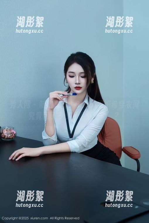 秀人网-Carol周妍希 秀人网 - 制服写真:Carol周妍希穿衣间究竟藏了多少‘课外活动’?