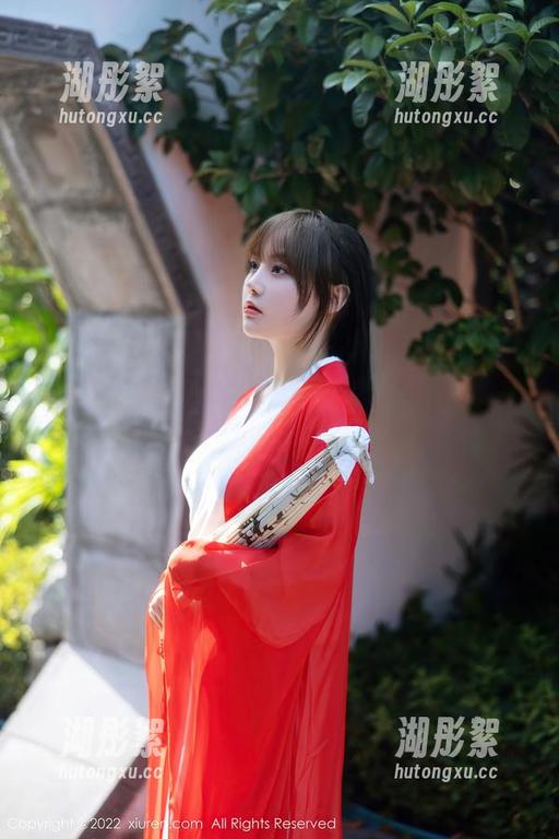秀人网 - 想下载吗？林文文yooki的死库水作品等你来翻牌