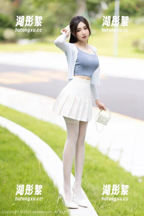 秀人网 - 女孩们，更喜欢双马尾还是王伊纯的这组写真图包？