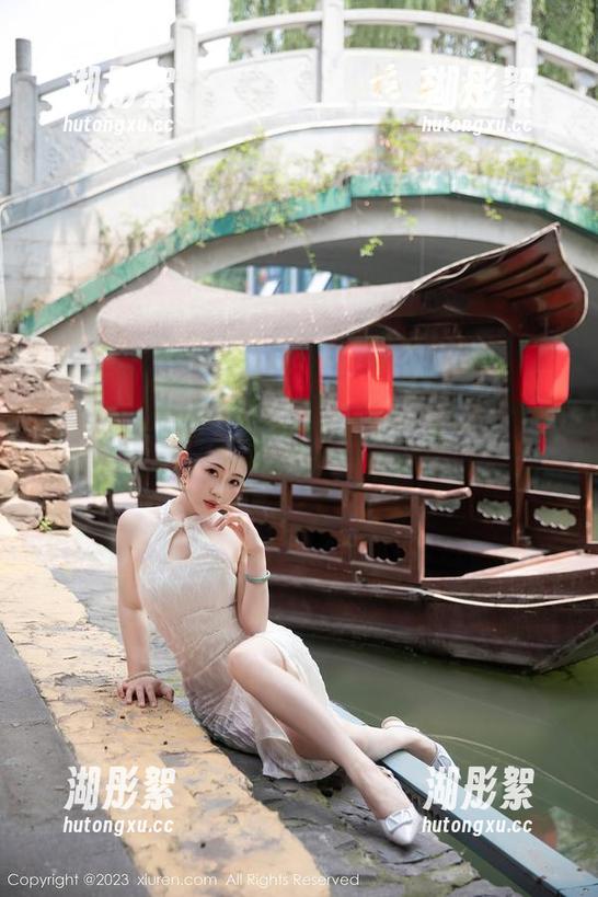 秀人网 - 陈芊儿的美图让人朝思暮想，白色棉袄何时才能与旗袍搭边呢？