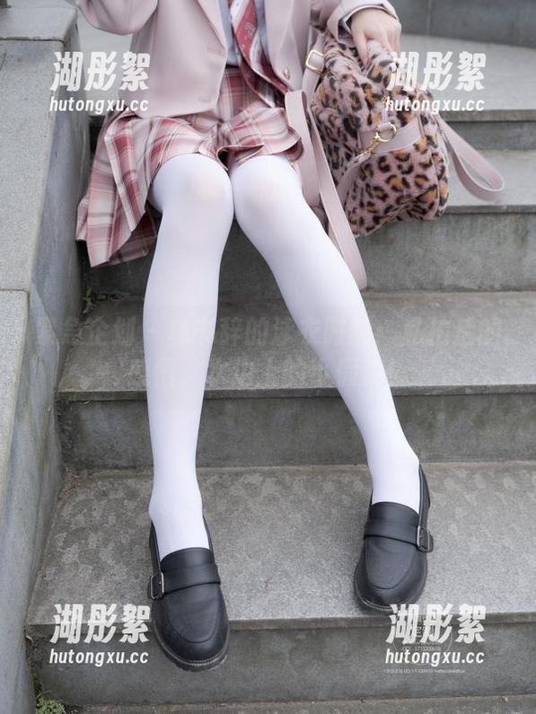 紧急企划-林书辞 紧急企划 - 林书辞的泳衣时刻:私拍后的感悟,水边上的小假浪!
