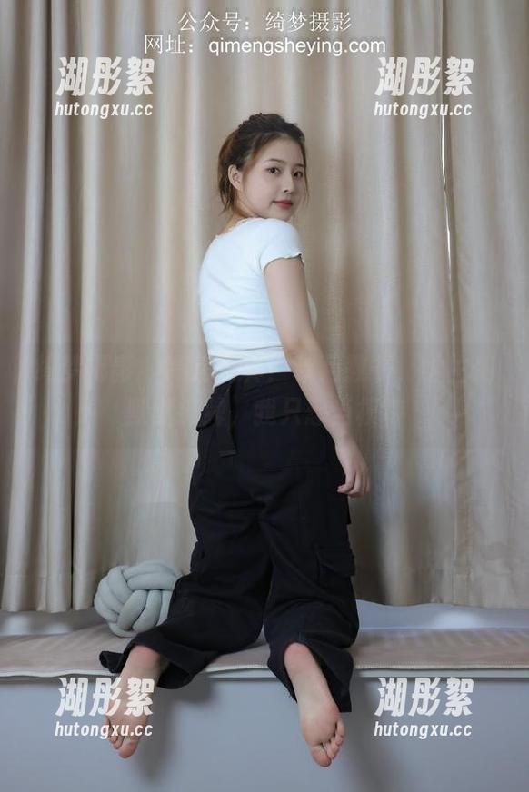 绮梦摄影-秋月 绮梦摄影 - 高清写真:秋月教书,学生们默默摊牌,我只想当模特