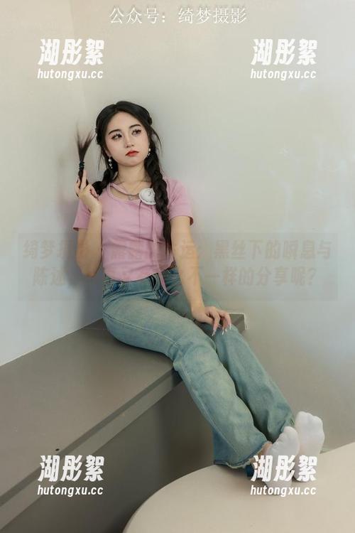 绮梦摄影 - 露露的命运：黑丝下的瞬息与陈述，写真又有什么不一样的分享呢？