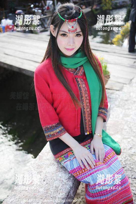 美媛馆-Carina梦绮 美媛馆 - Carina梦绮的全套旗袍,像是在喝茶时不小心掉进了古代的画卷?