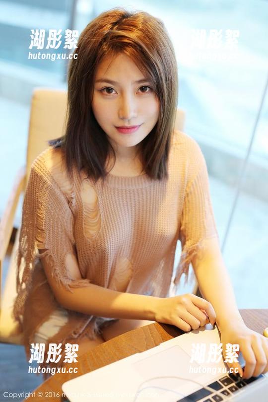 美媛馆 - 刘飞儿Faye红裙探险：全套图包中这条裙子有点调皮