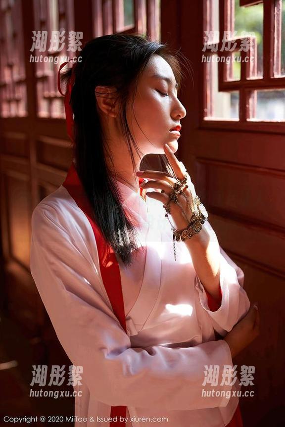 蜜桃社-梦乃Mandy 蜜桃社 - 这一篇梦乃Mandy的图片让人难以忘怀,裤里丝设计真别出心裁。