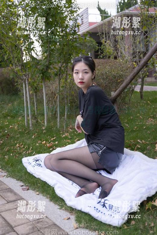 袜啵啵-稚予 袜啵啵 - 稚予的私拍:当校园遇上我,什么味道?