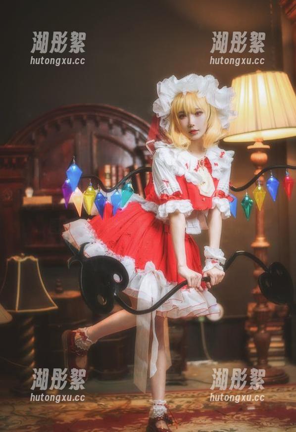万圣节的阿包也是兔娘，合集中的每一张图都在悄悄诉说自己的灵异感。