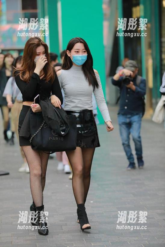 魔镜街拍 - 销售主管婷婷的图包：工作间隙的轻松小确幸