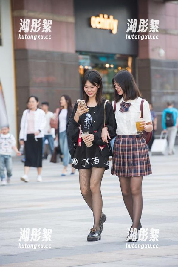 魔镜街拍-楼楼 魔镜街拍 - 就说楼楼的白色连衣裙多亮眼,高清写真集看得我心潮澎湃,索性多看几遍!